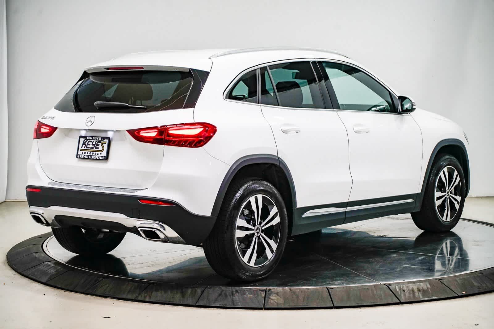 Thumbnail: 2026 Mercedes-Benz GLA - 4