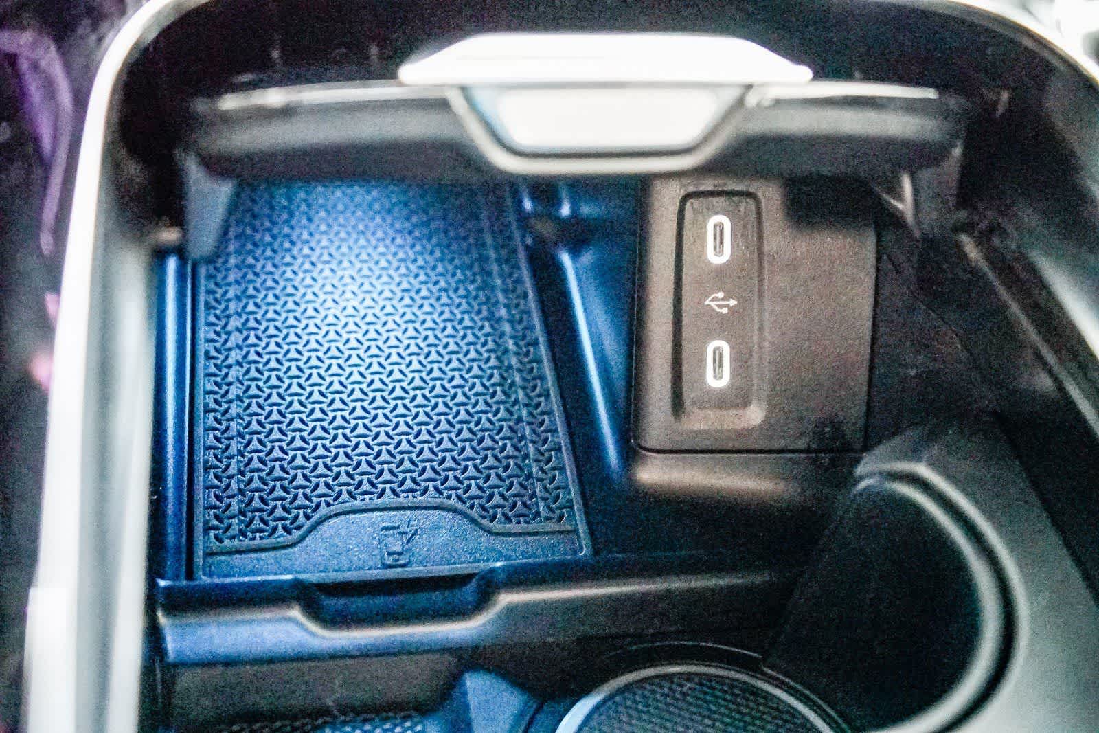 Thumbnail: 2025 Mercedes-Benz GLC - 22