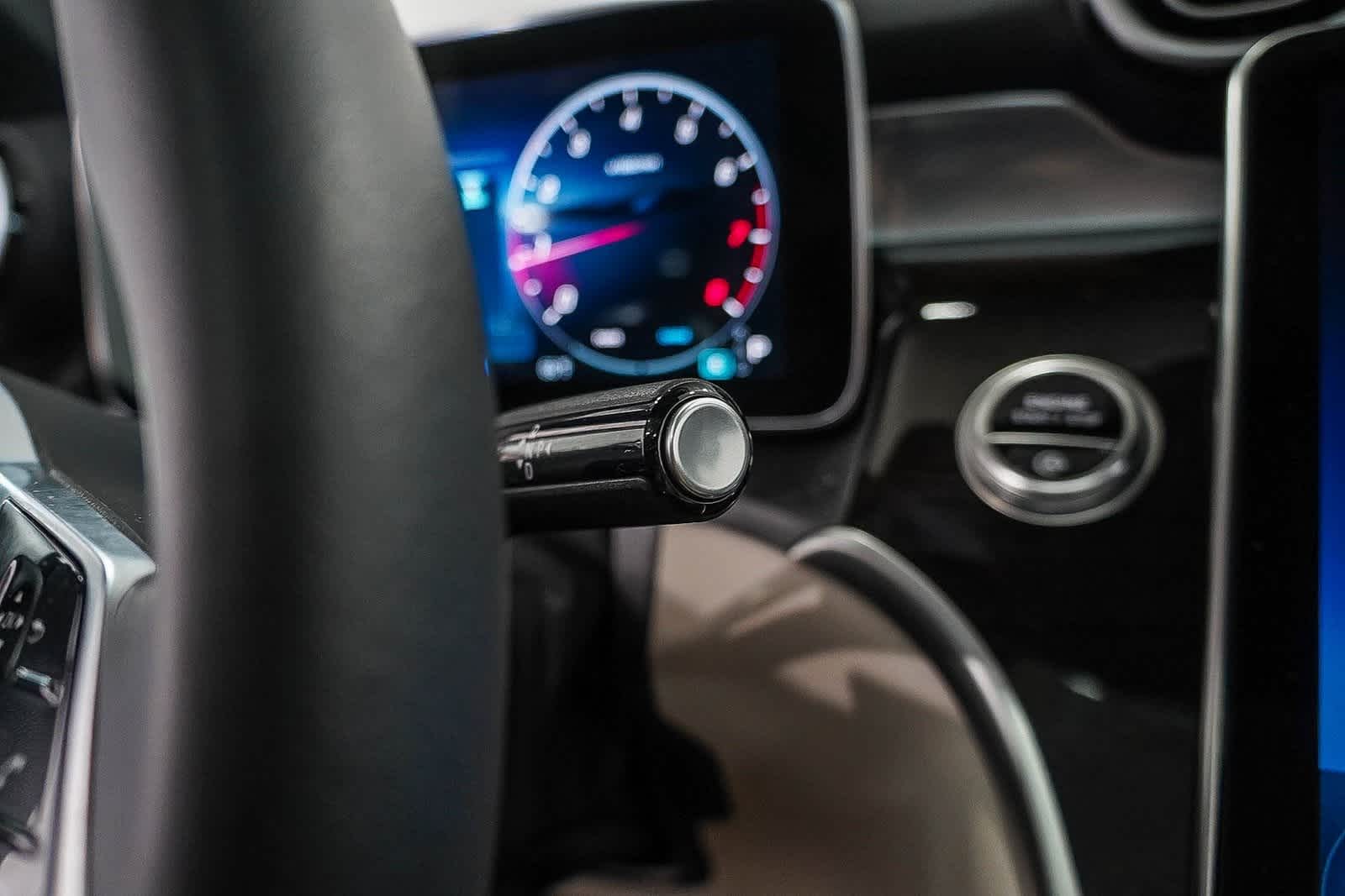 Thumbnail: 2025 Mercedes-Benz GLC - 25