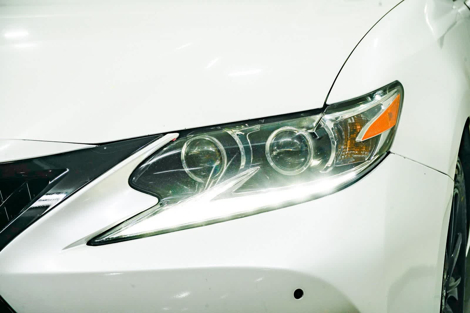 Thumbnail: 2017 Lexus ES - 7