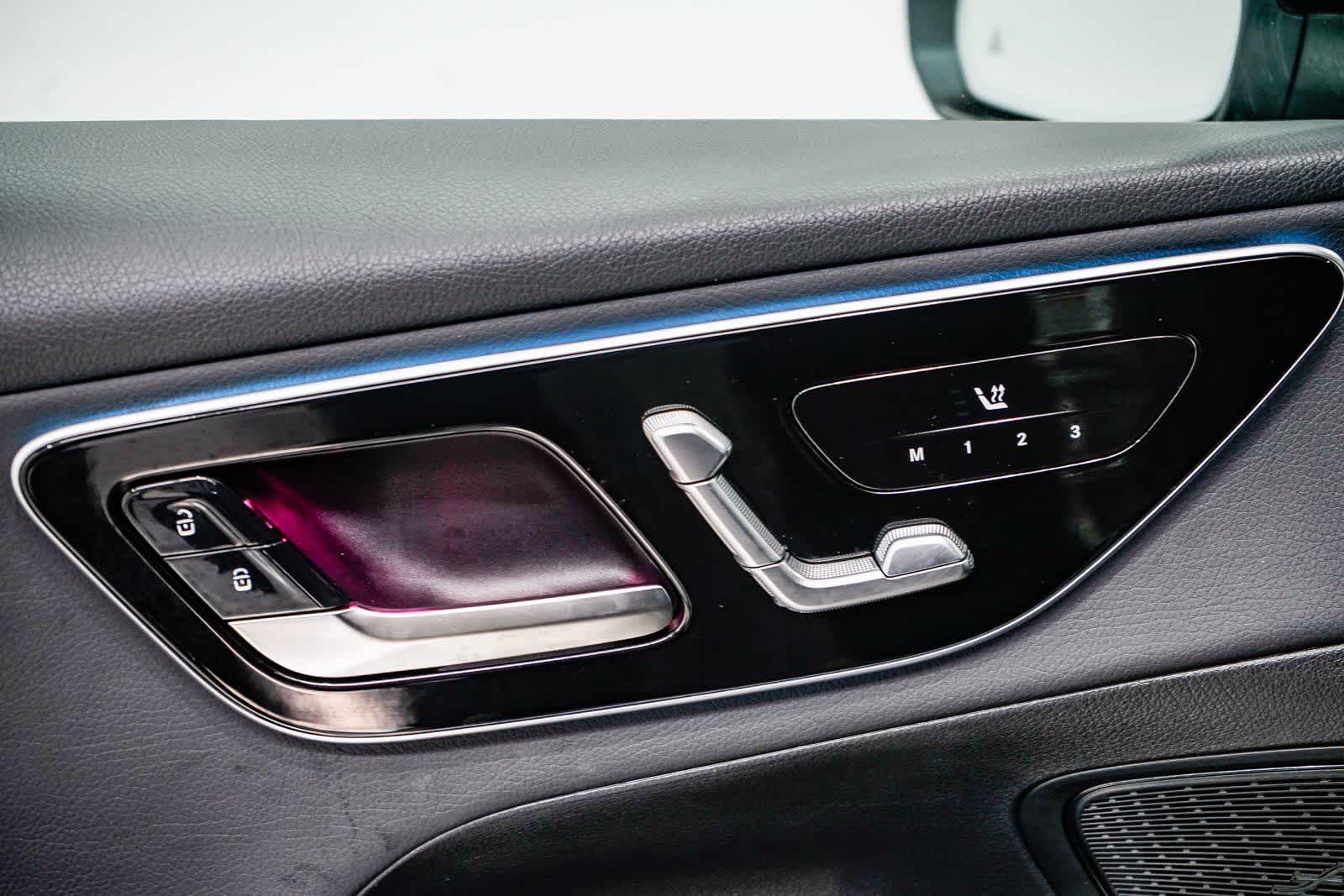 Thumbnail: 2025 Mercedes-Benz GLC - 19