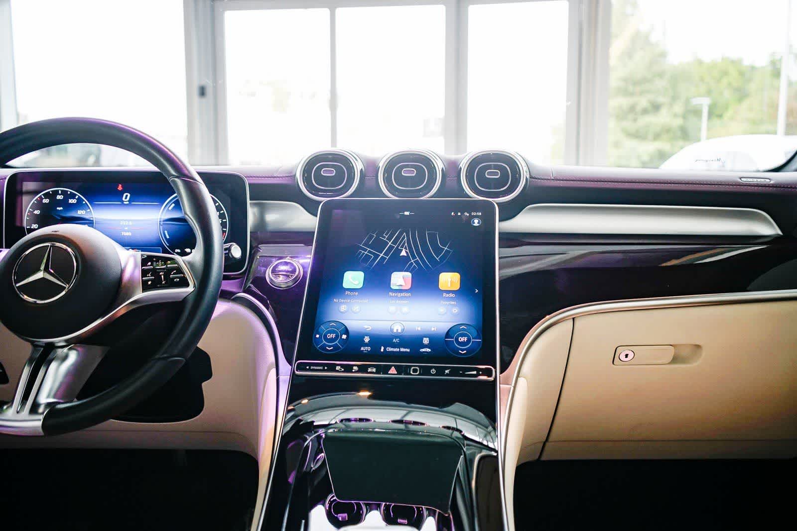 Thumbnail: 2025 Mercedes-Benz GLC - 12