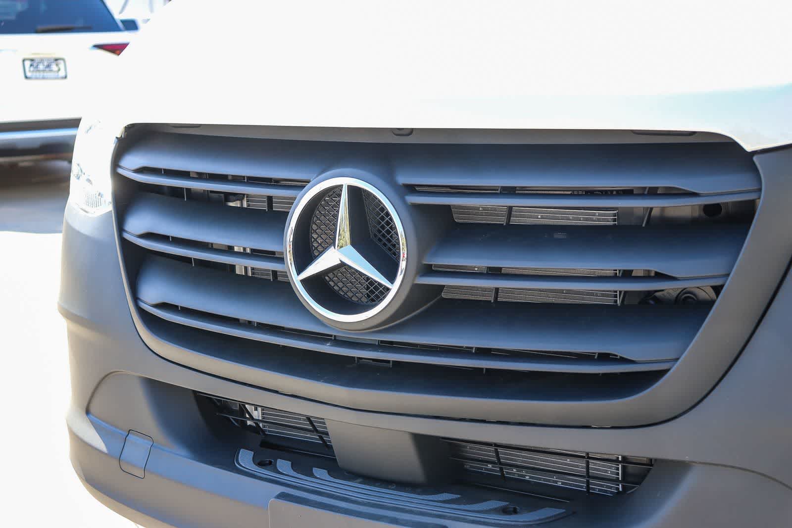 Thumbnail: 2026 Mercedes-Benz Sprinter - 8