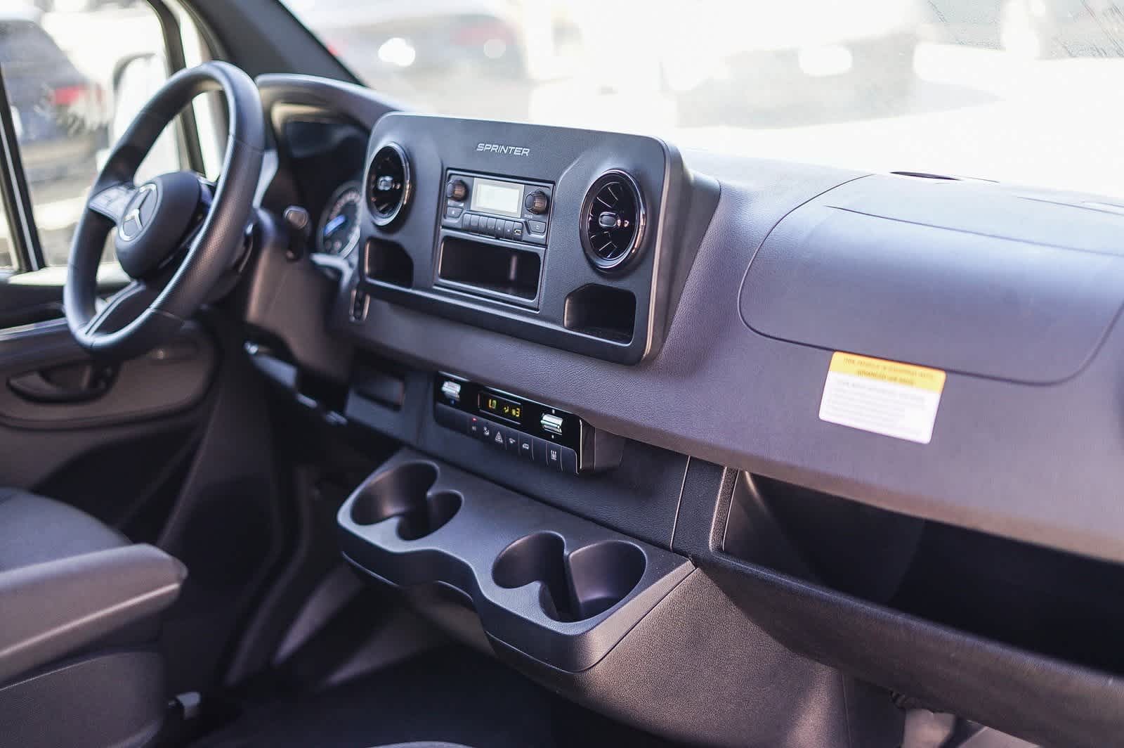 Thumbnail: 2024 Mercedes-Benz eSprinter - 12