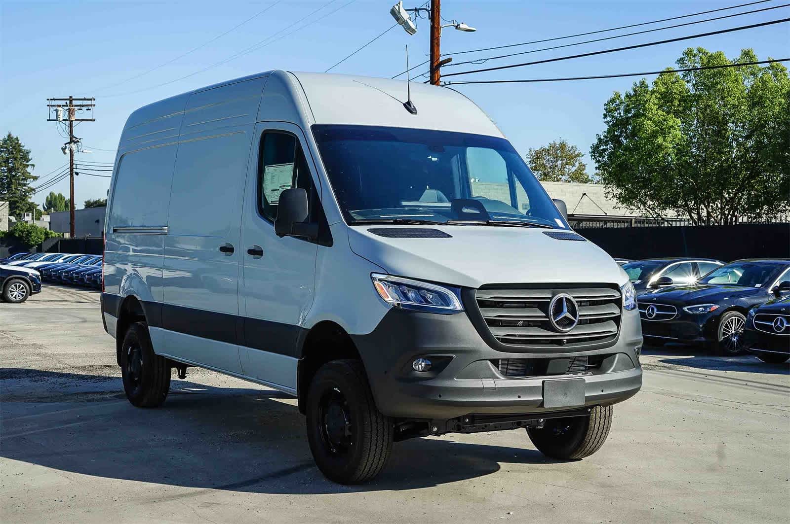 Thumbnail: 2026 Mercedes-Benz Sprinter - 3