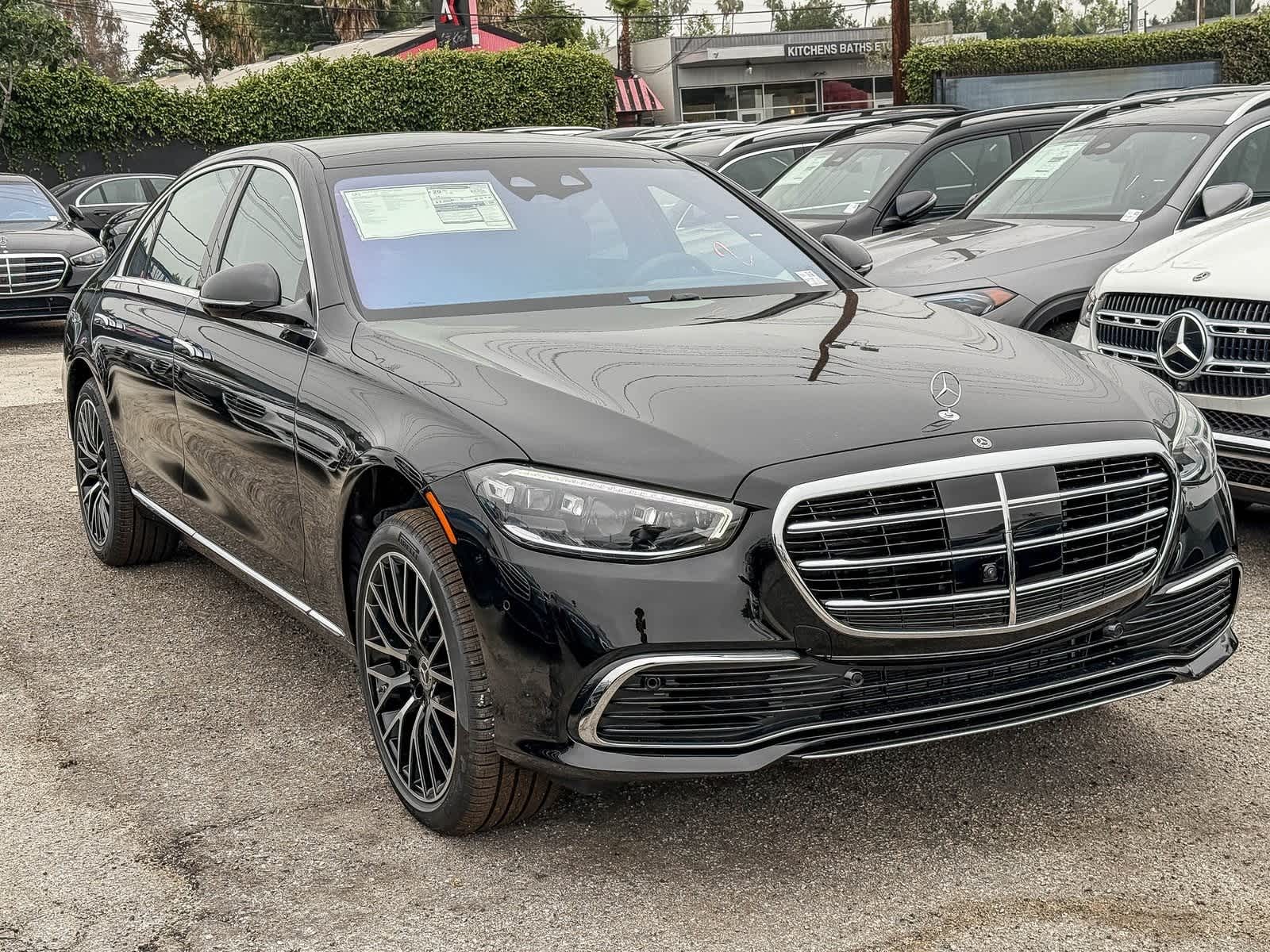 Thumbnail: 2025 Mercedes-Benz S-Class - 3