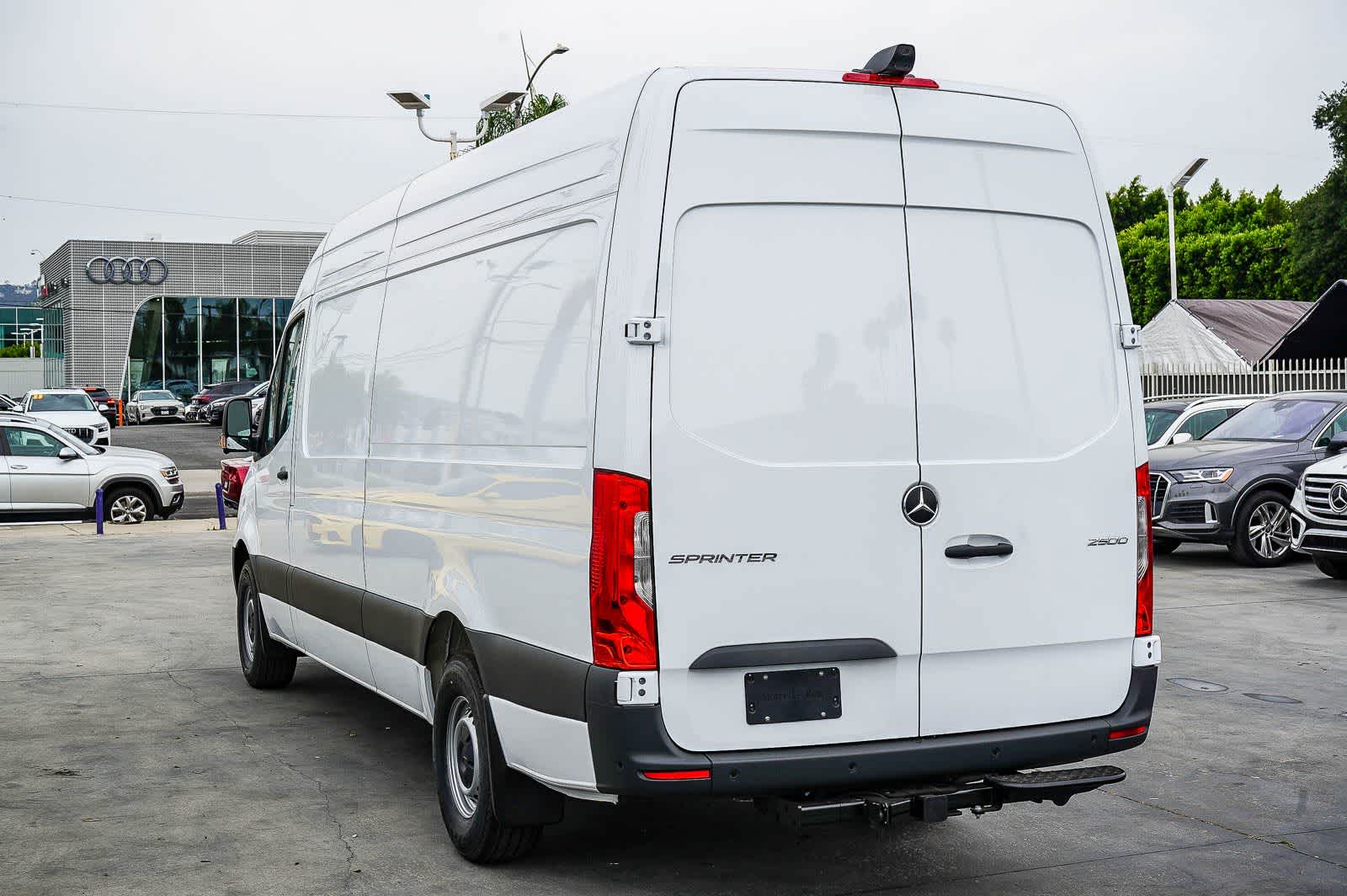 Thumbnail: 2026 Mercedes-Benz Sprinter - 6