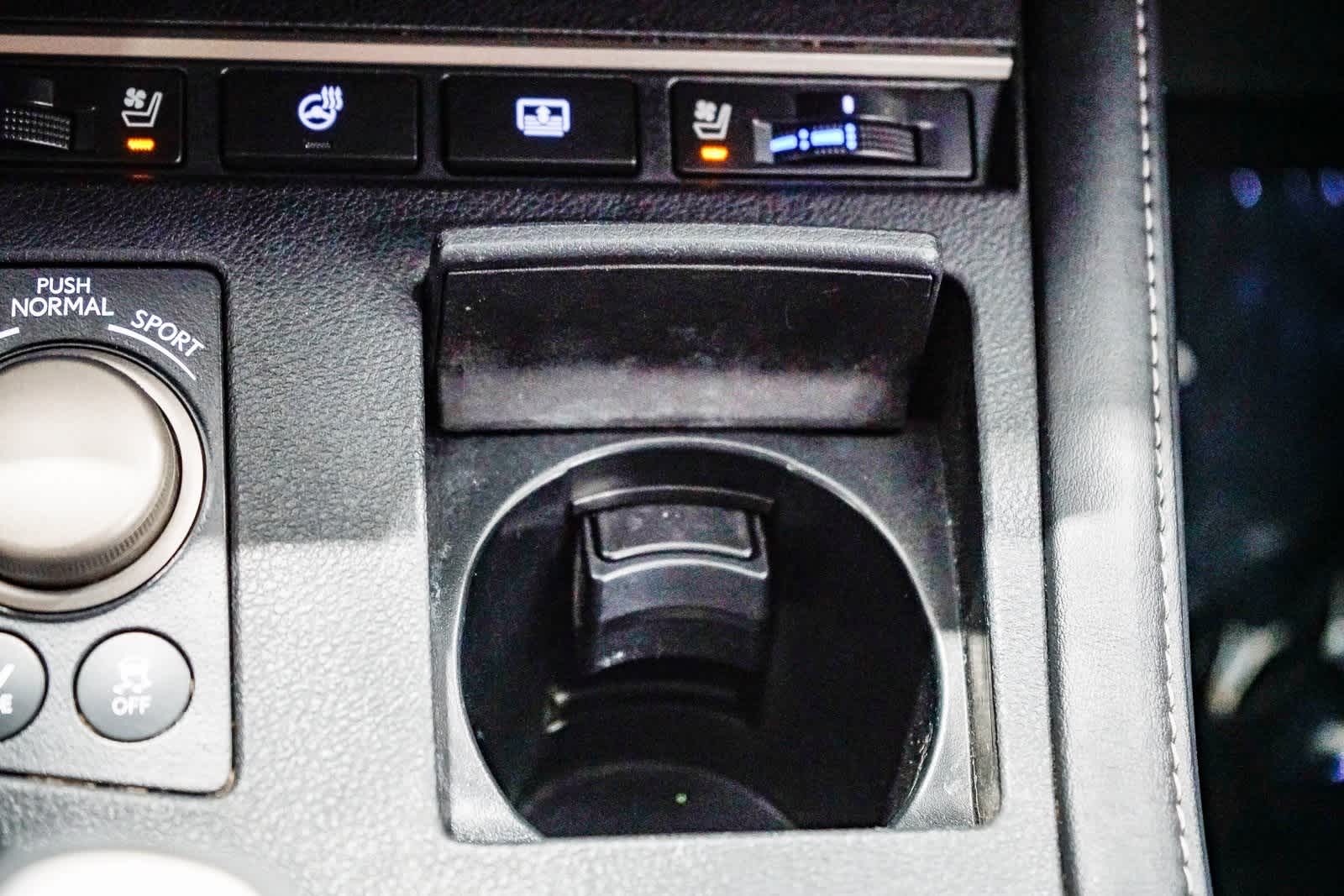 Thumbnail: 2017 Lexus ES - 23