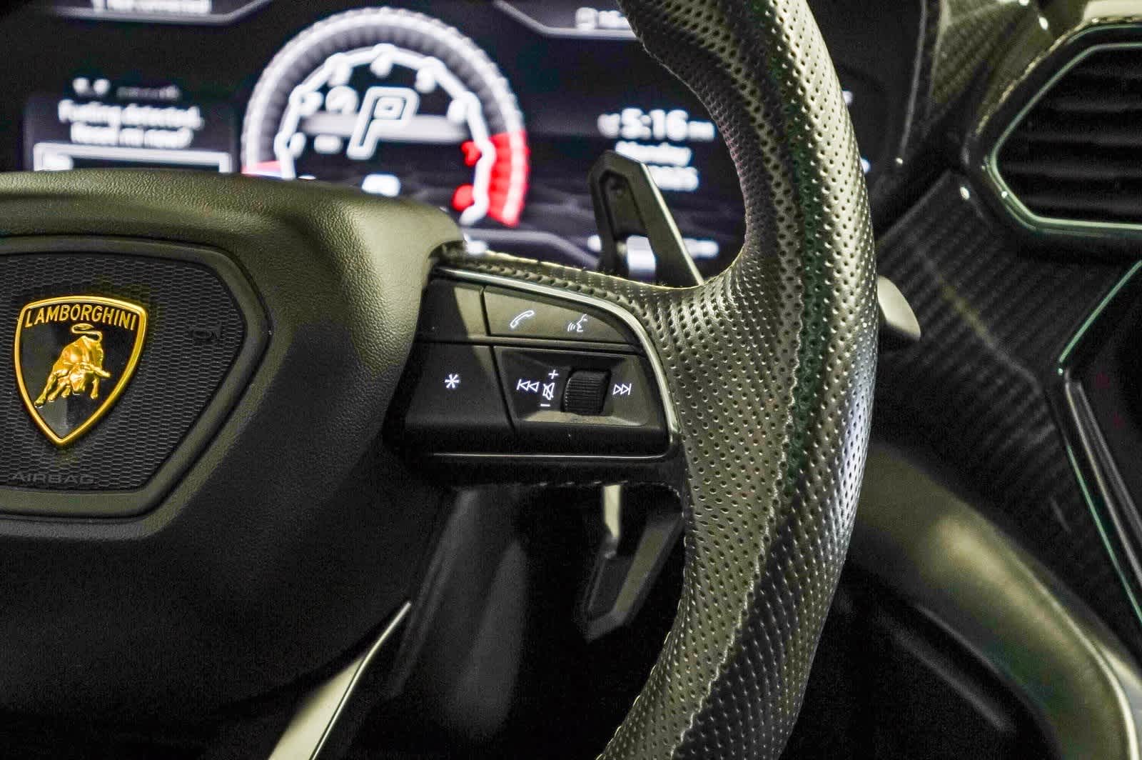 Thumbnail: 2021 Lamborghini Urus - 17