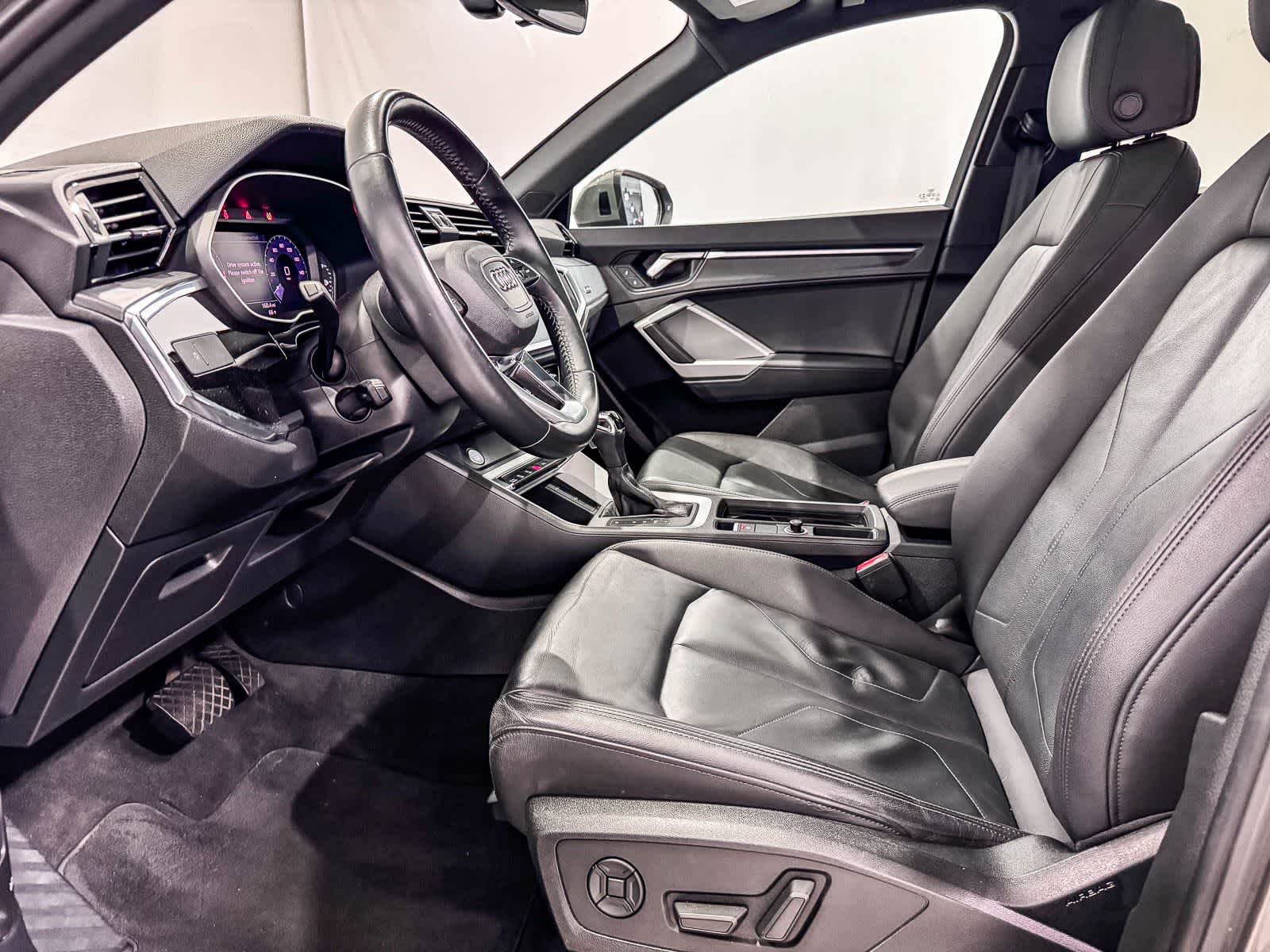 Thumbnail: 2019 Audi Q3 - 17