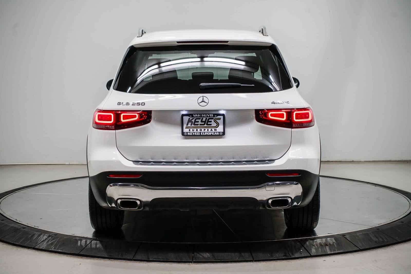 Thumbnail: 2021 Mercedes-Benz GLB - 3