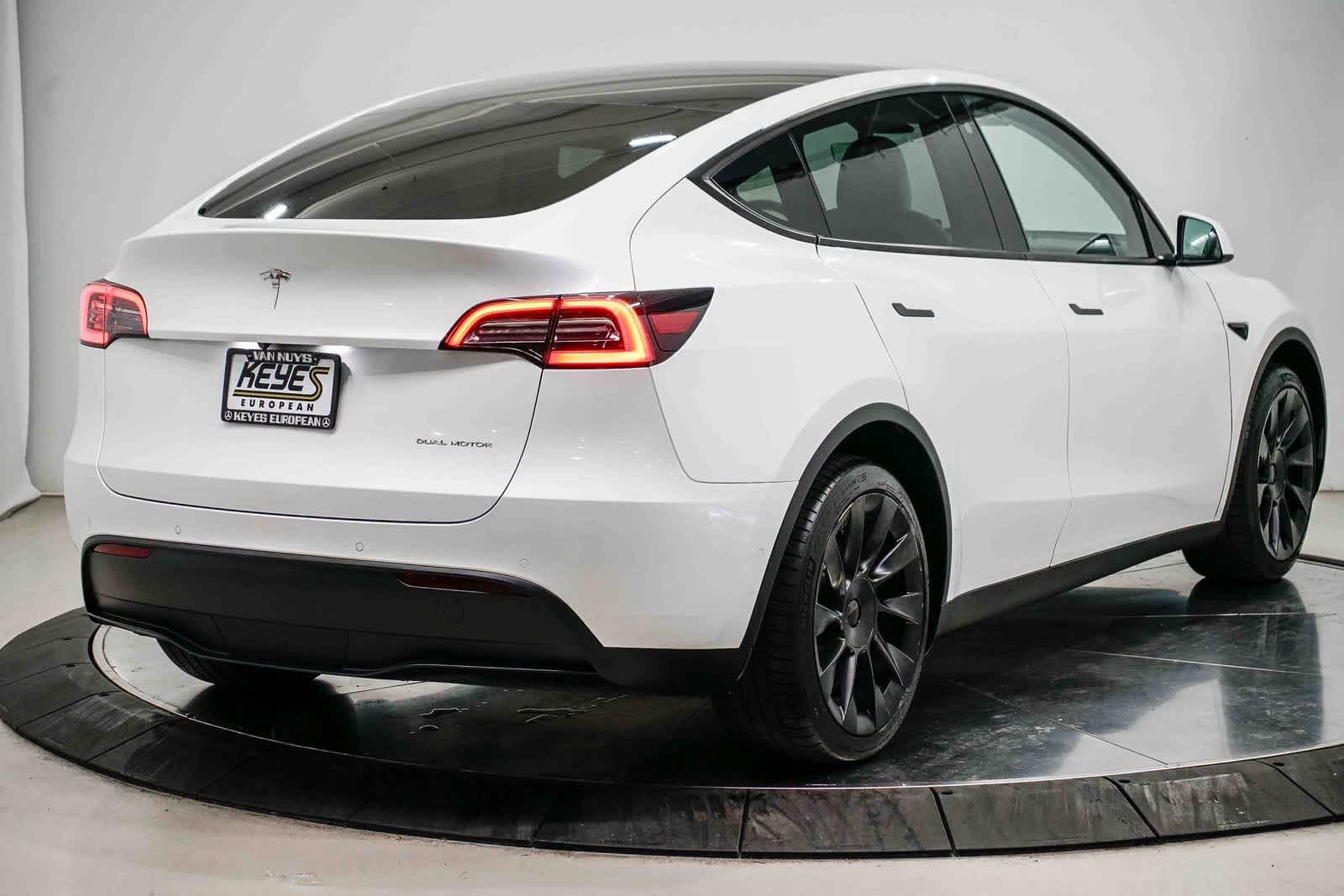 Thumbnail: 2022 Tesla Model Y - 4