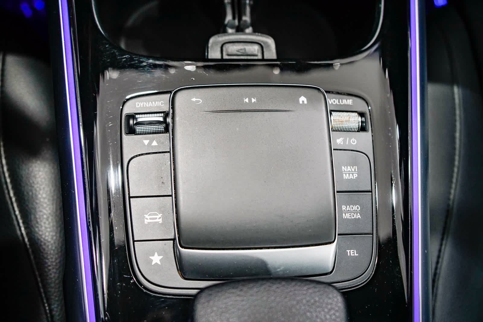 Thumbnail: 2022 Mercedes-Benz GLB - 22