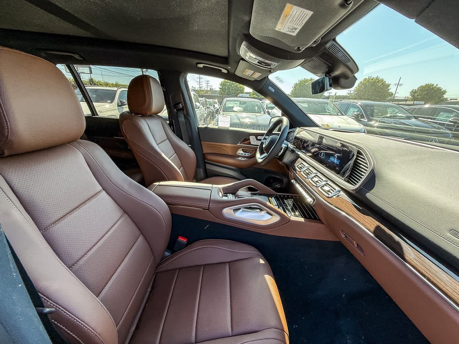Thumbnail: 2025 Mercedes-Benz GLS - 18