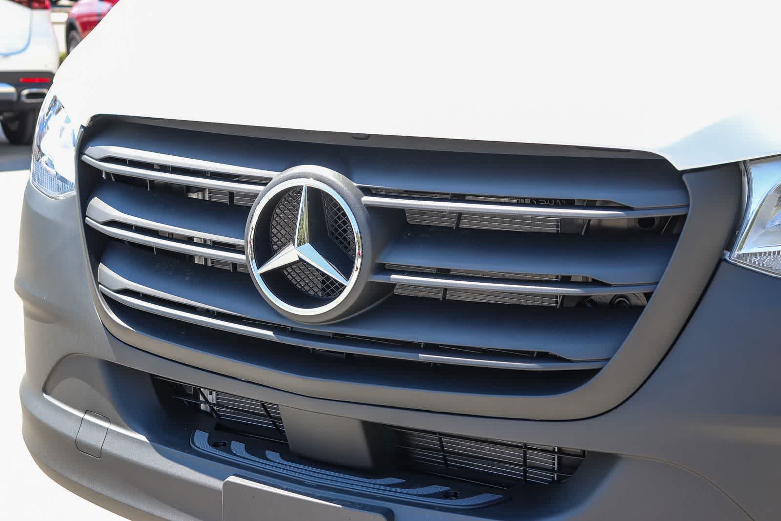 Thumbnail: 2026 Mercedes-Benz Sprinter - 8