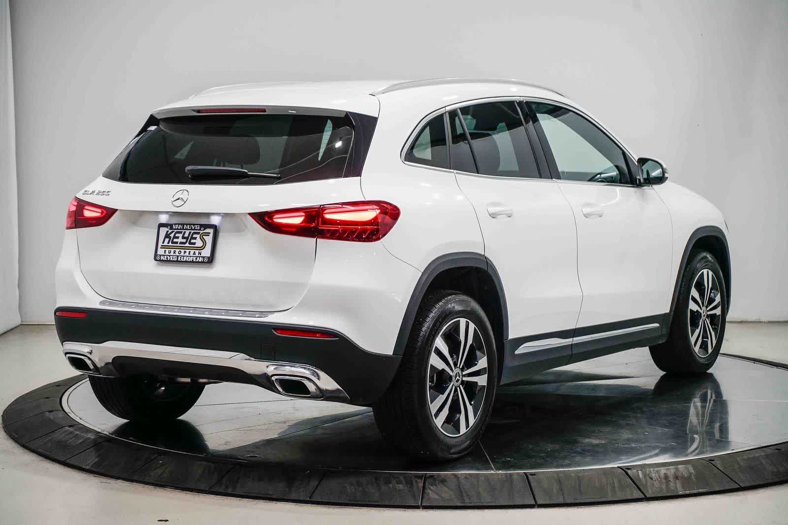 Thumbnail: 2026 Mercedes-Benz GLA - 4