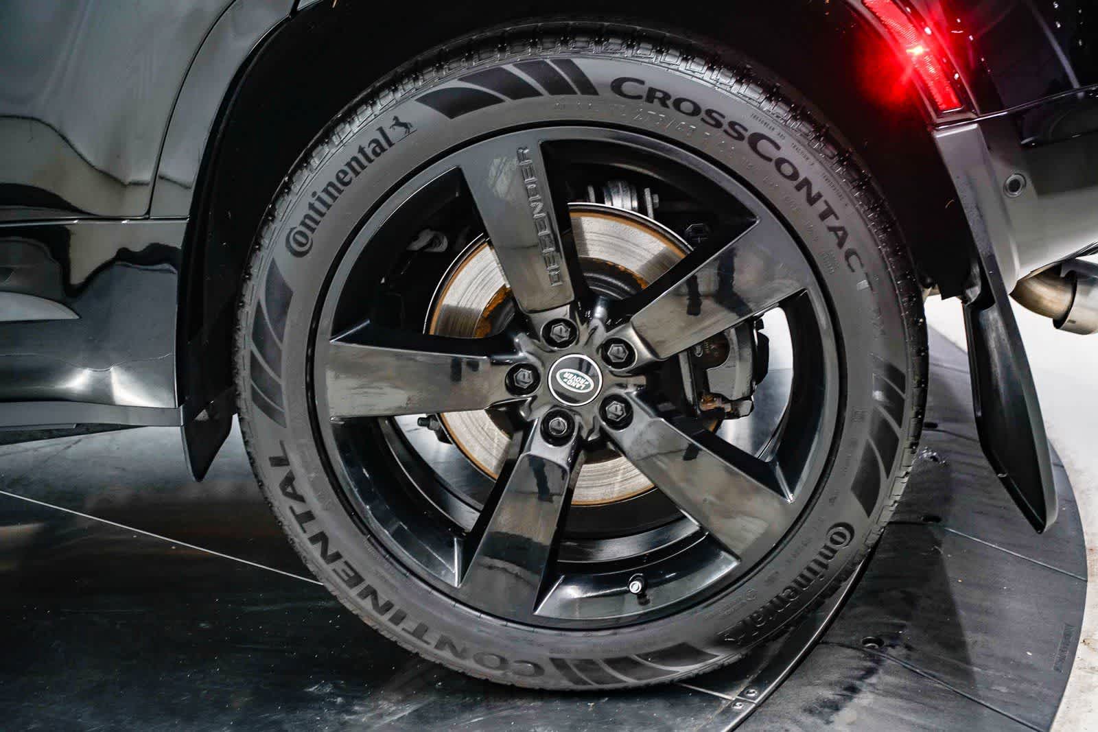 Thumbnail: 2023 Land Rover Defender - 10