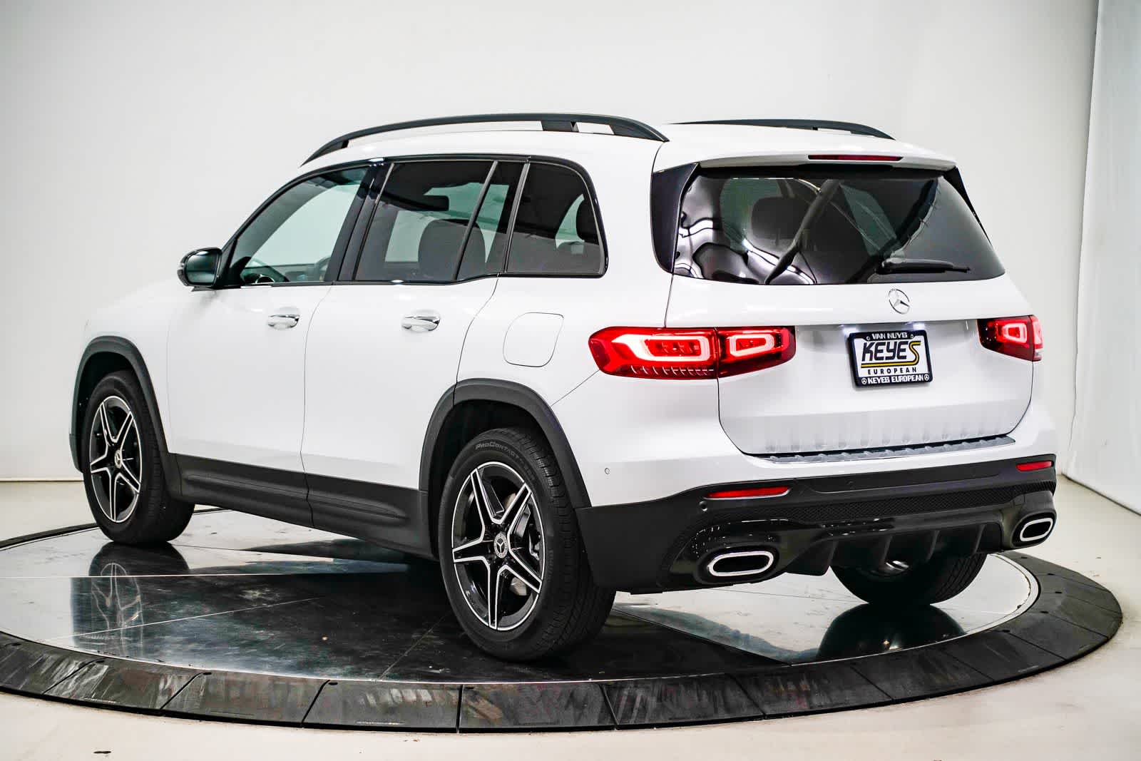 Thumbnail: 2023 Mercedes-Benz GLB - 2