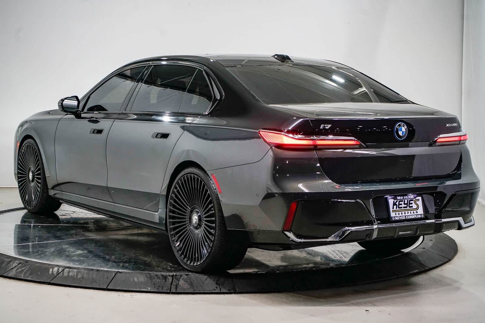 Thumbnail: 2023 BMW i7 - 2
