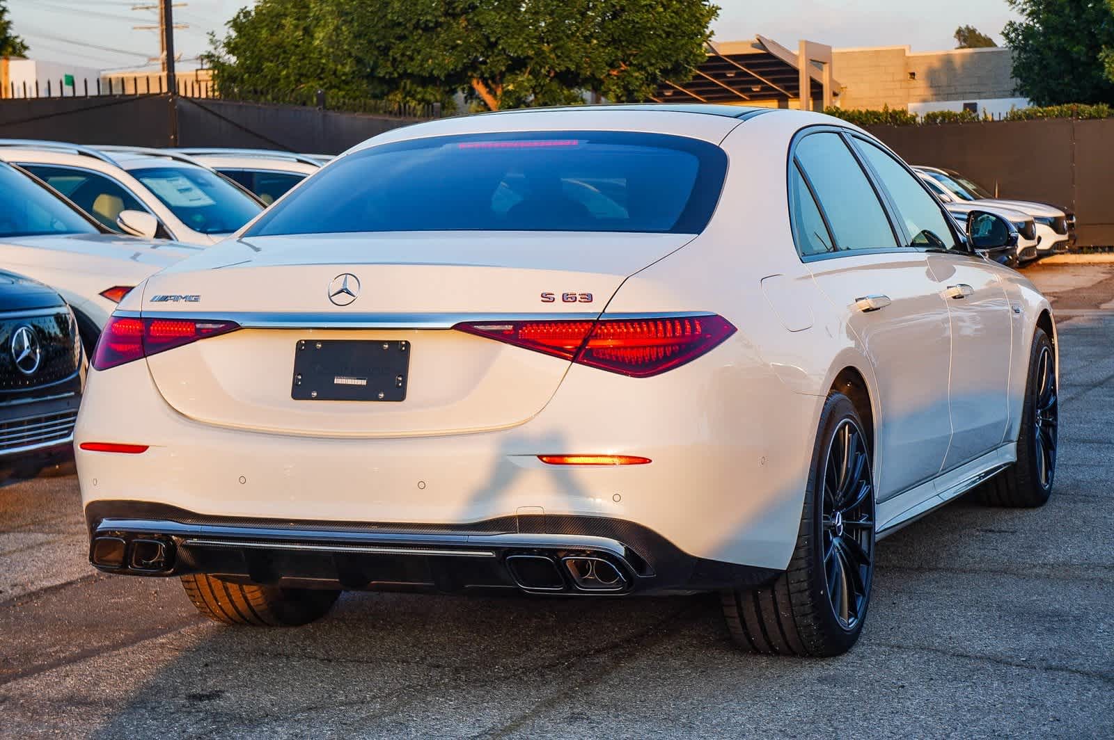 Thumbnail: 2025 Mercedes-Benz S-Class - 4