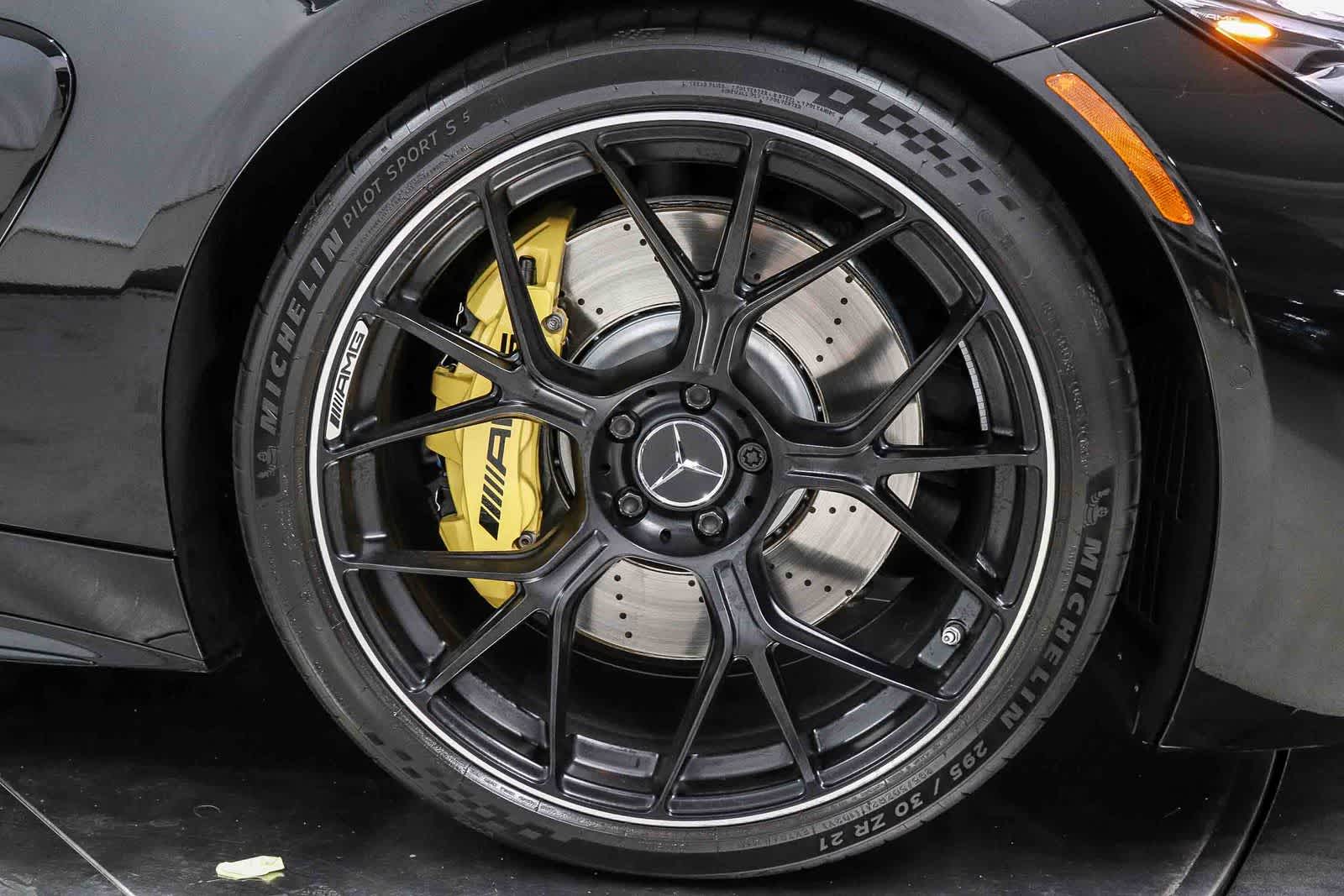 Thumbnail: 2024 Mercedes-Benz AMG GT - 9