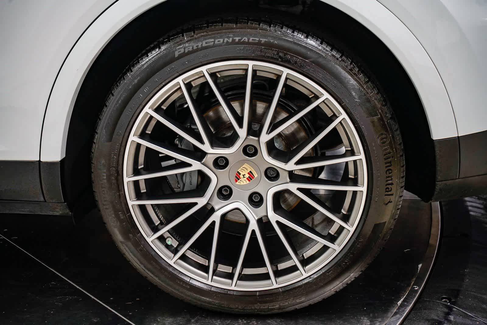 Thumbnail: 2023 Porsche Cayenne - 10