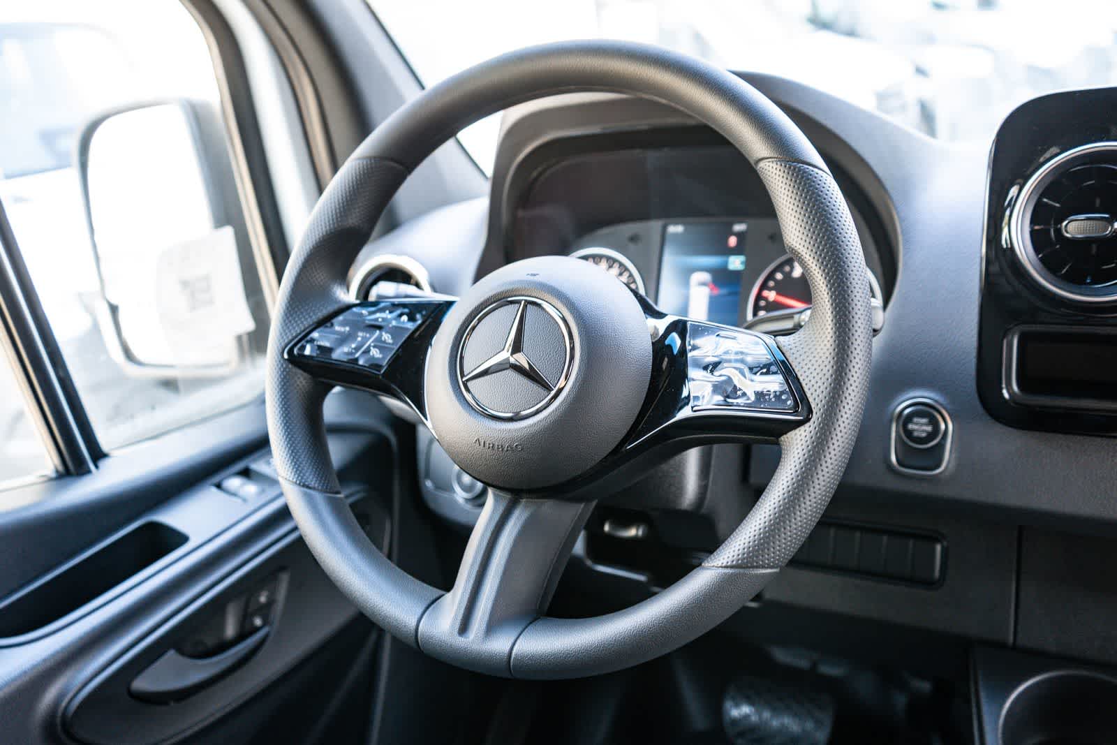 Thumbnail: 2026 Mercedes-Benz Sprinter - 14