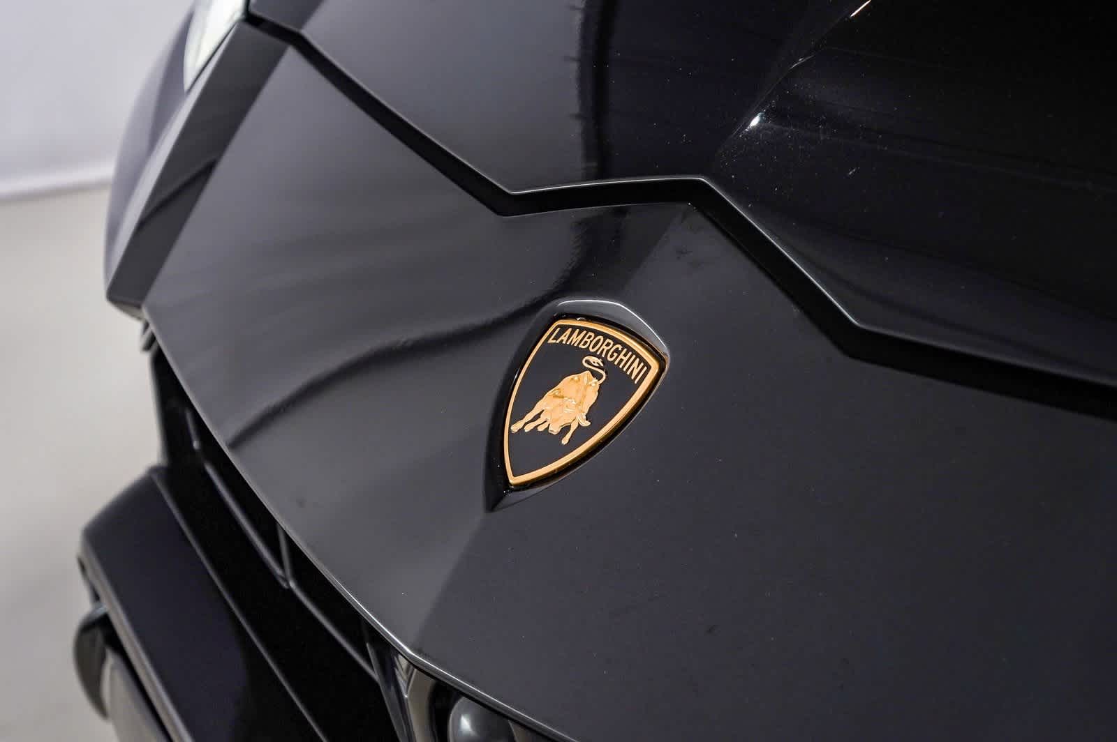 Thumbnail: 2021 Lamborghini Urus - 9