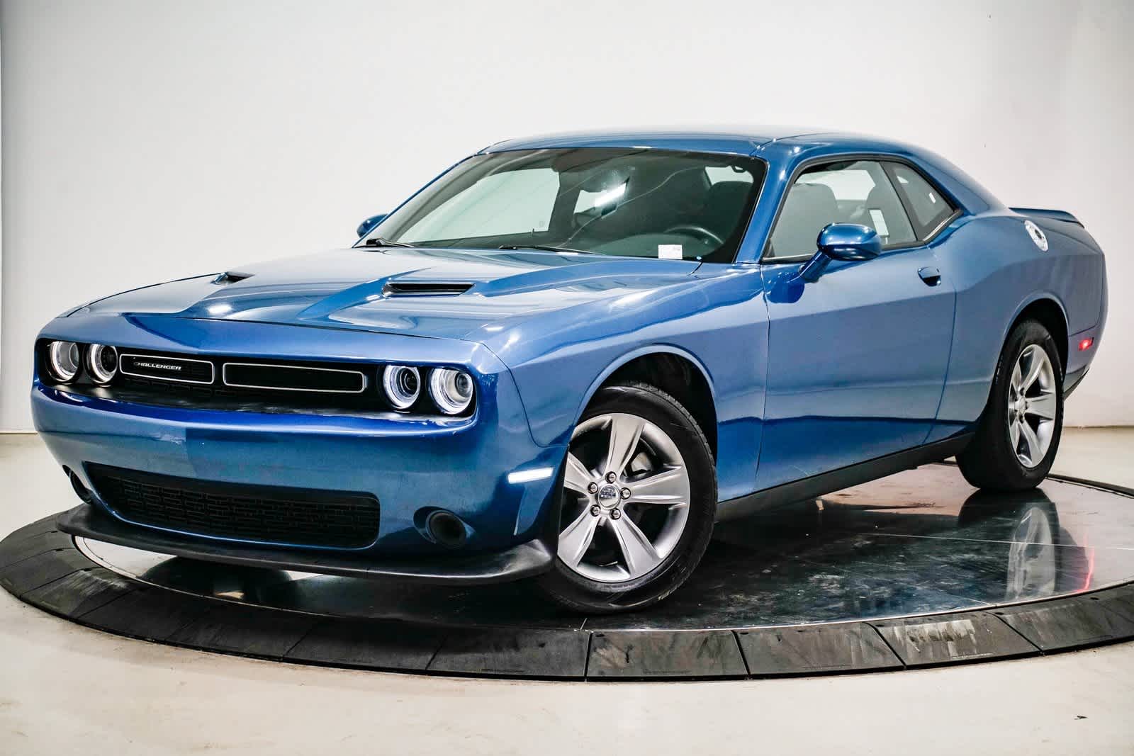 2022 Dodge Challenger SXT -
                  Van Nuys, CA