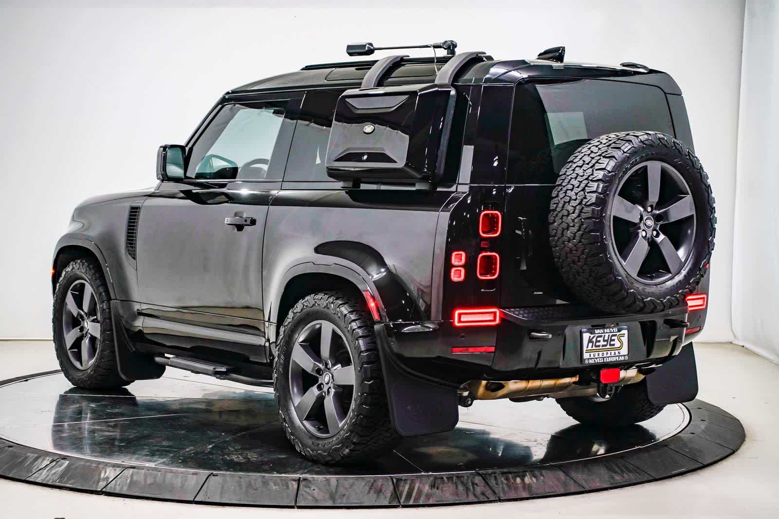 Thumbnail: 2022 Land Rover Defender - 2