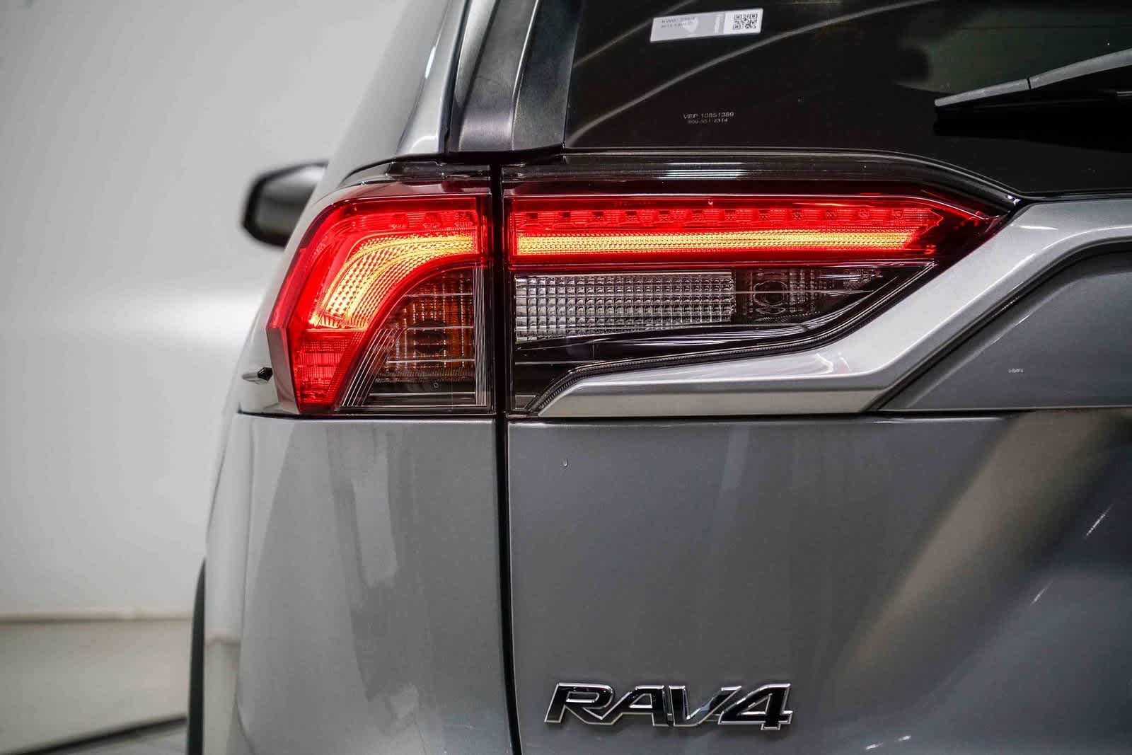 Thumbnail: 2019 Toyota RAV4 - 9