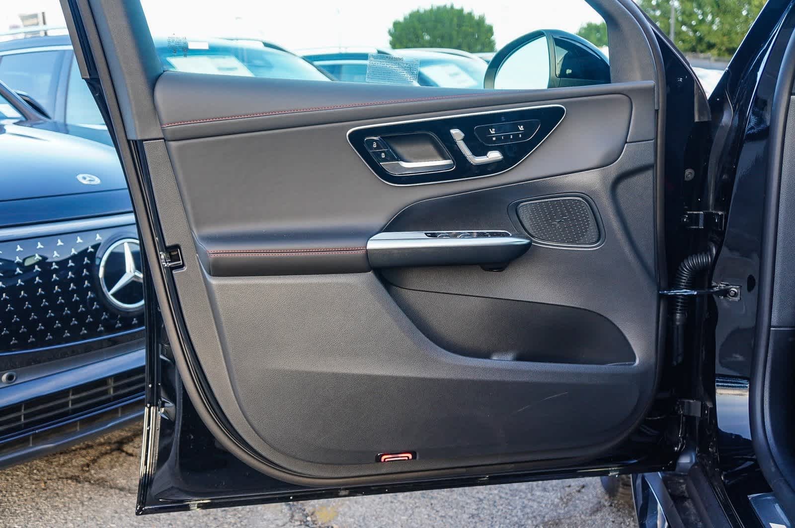 Thumbnail: 2025 Mercedes-Benz GLC - 19