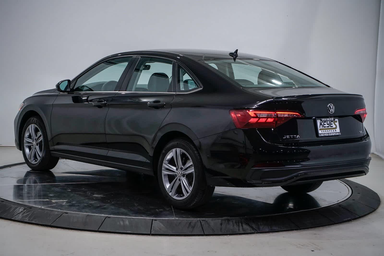 Thumbnail: 2022 Volkswagen Jetta - 2