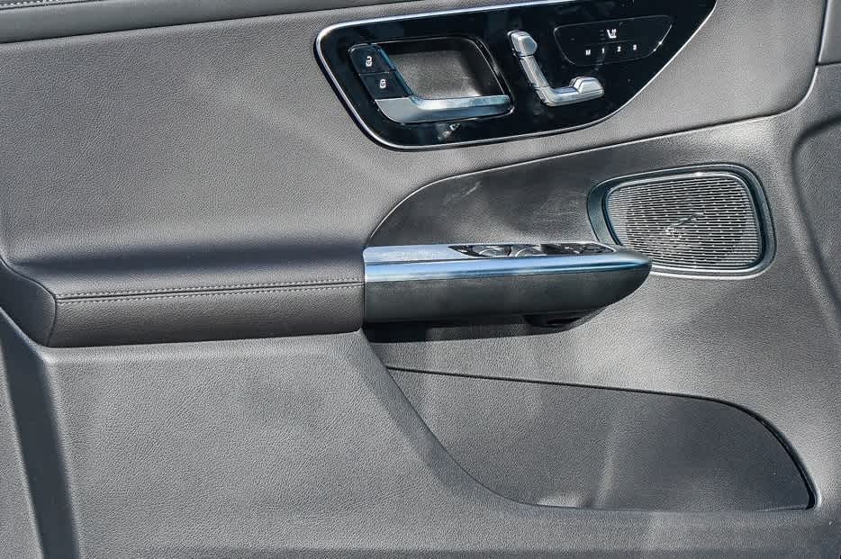 Thumbnail: 2025 Mercedes-Benz GLC - 22