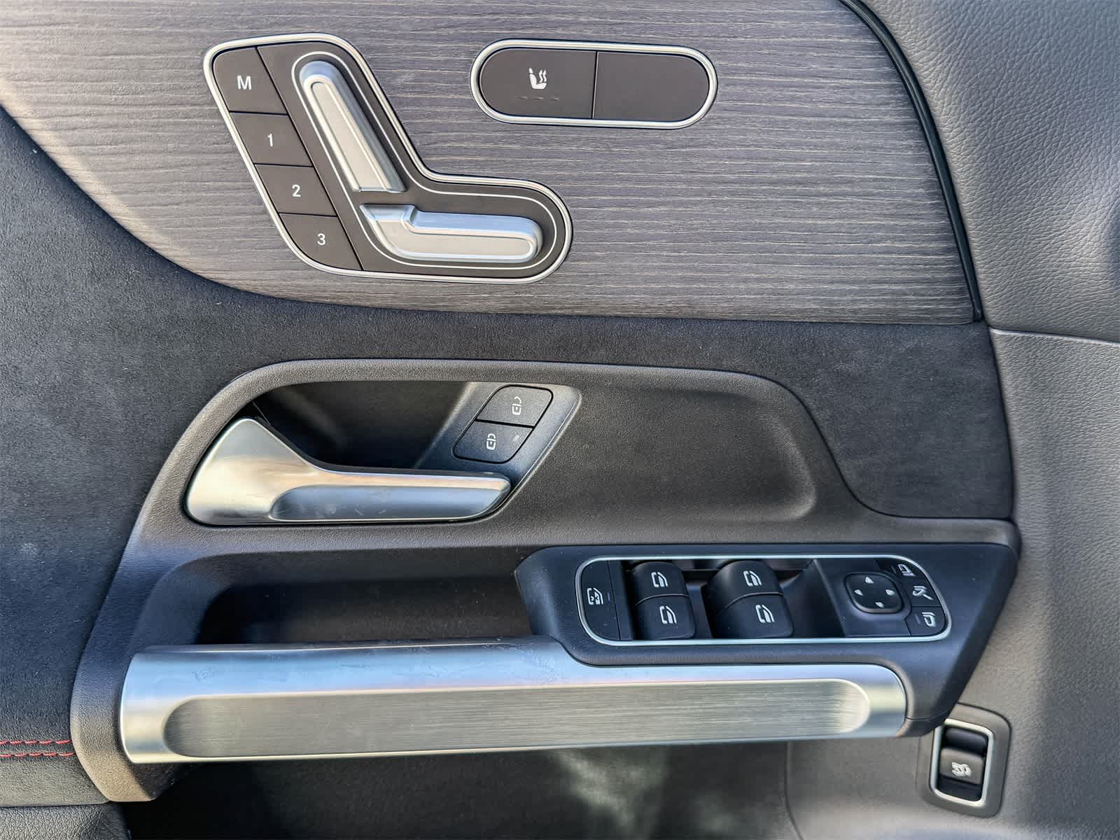 Thumbnail: 2026 Mercedes-Benz GLB - 24