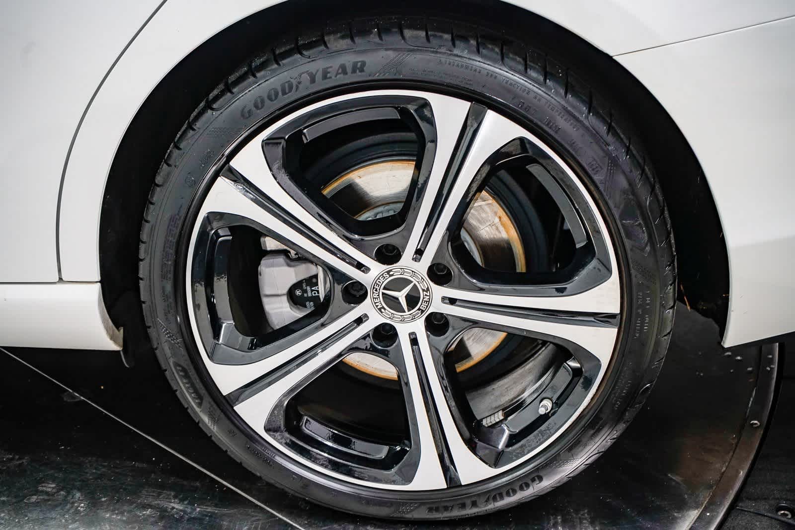 Thumbnail: 2025 Mercedes-Benz C-Class - 10