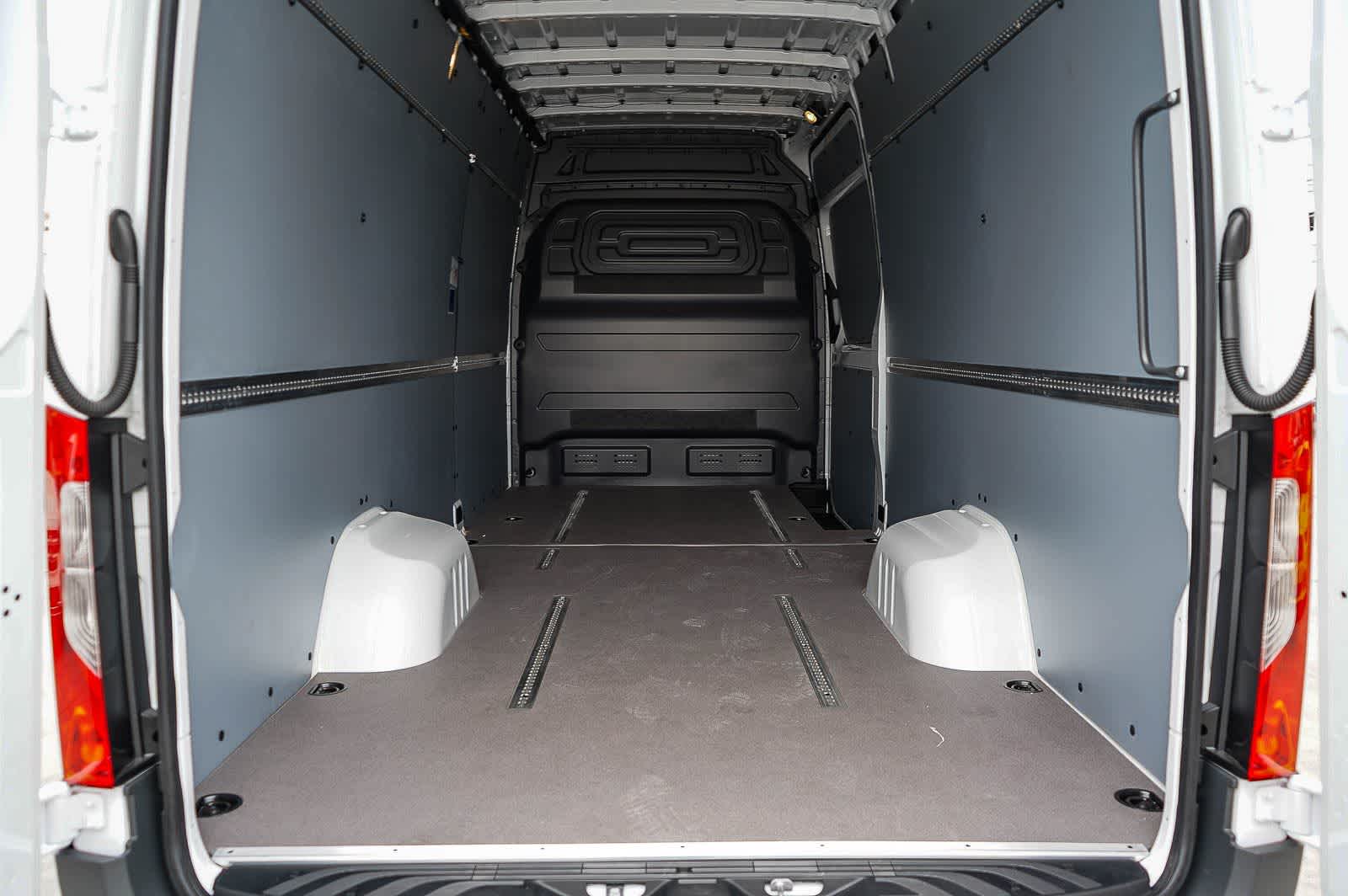 Thumbnail: 2026 Mercedes-Benz Sprinter - 18