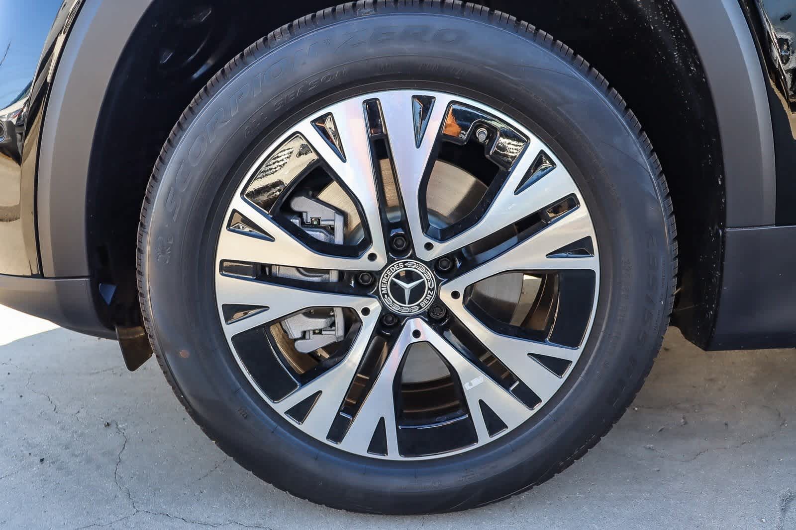 Thumbnail: 2026 Mercedes-Benz GLB - 9