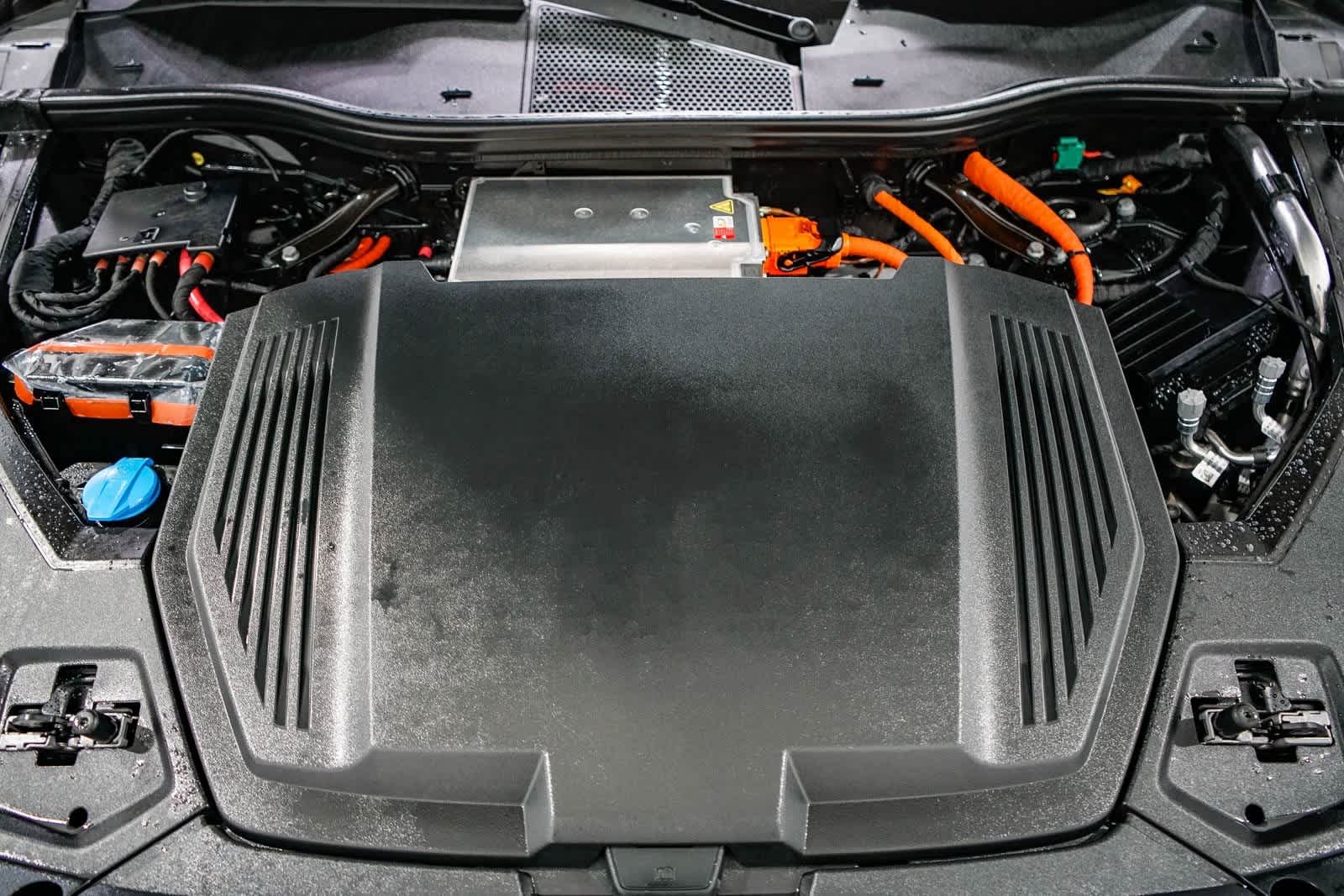 Thumbnail: 2024 Audi Q8 e-tron - 28