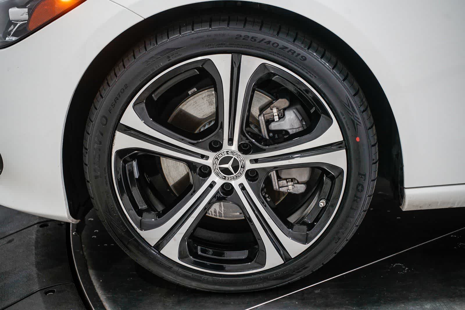 Thumbnail: 2023 Mercedes-Benz C-Class - 10