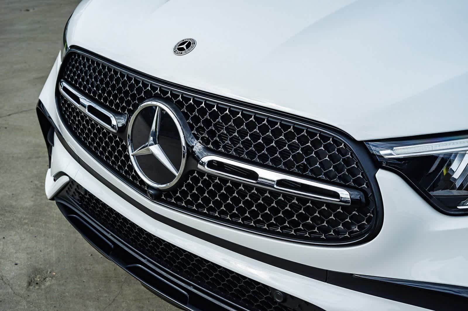 Thumbnail: 2026 Mercedes-Benz GLC - 8