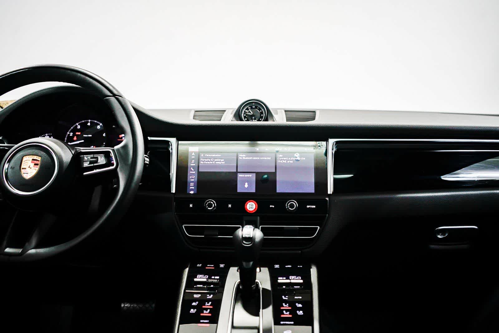 Thumbnail: 2024 Porsche Macan - 13