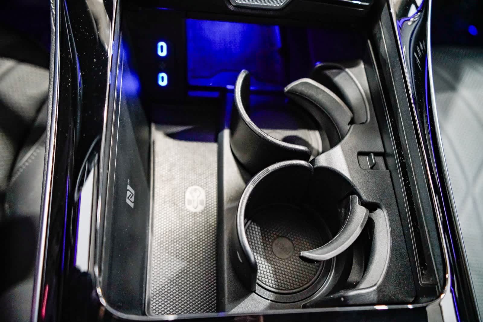 Thumbnail: 2023 Mercedes-Benz EQS - 22