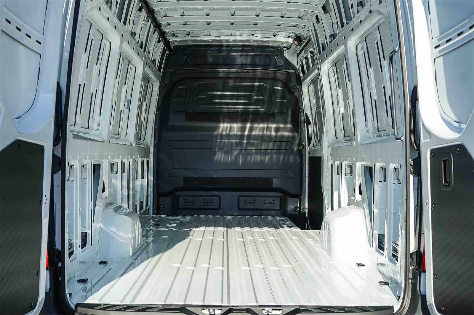 Thumbnail: 2026 Mercedes-Benz Sprinter - 12