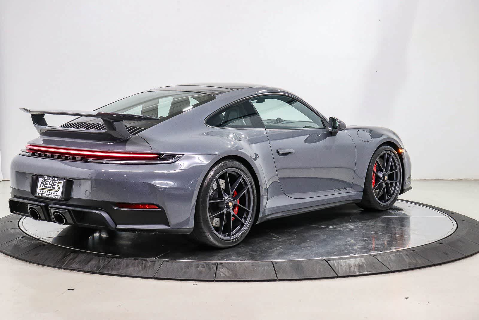 Thumbnail: 2026 Porsche 911 - 4