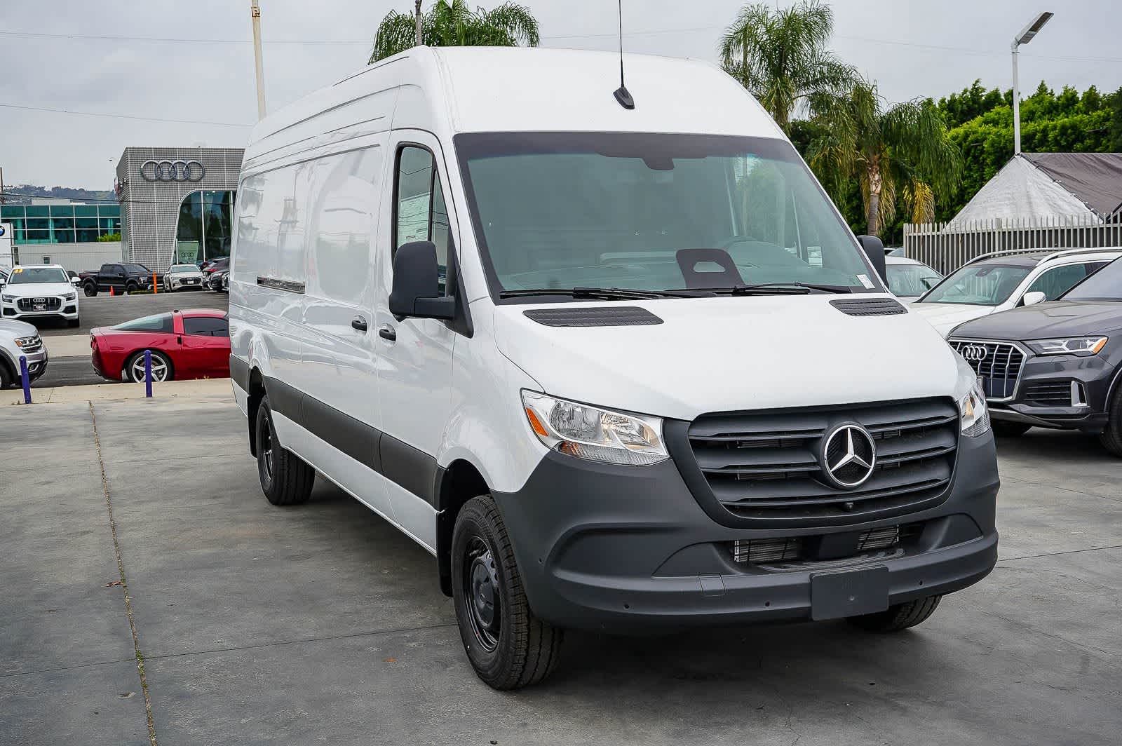 Thumbnail: 2026 Mercedes-Benz Sprinter - 3