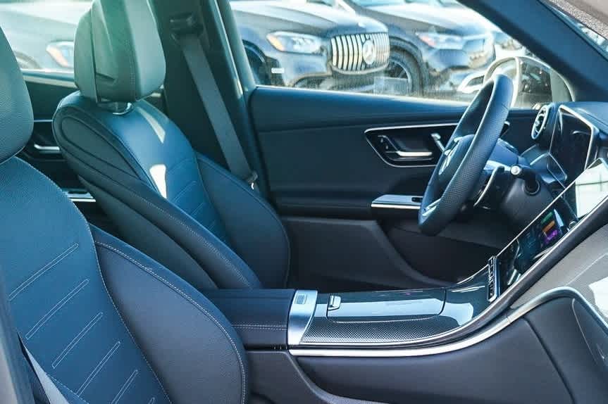 Thumbnail: 2025 Mercedes-Benz GLC - 18