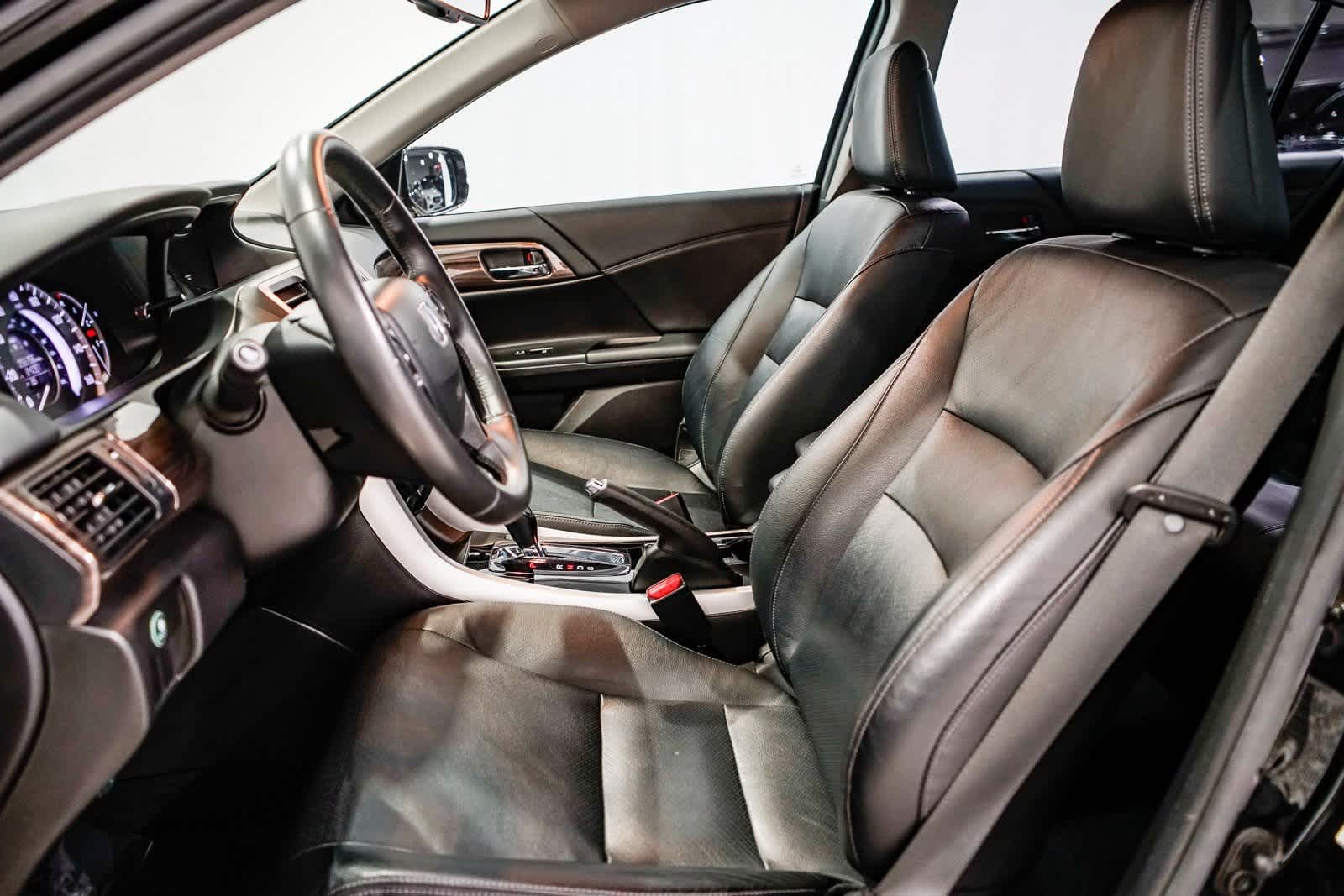 Thumbnail: 2016 Honda Accord - 17