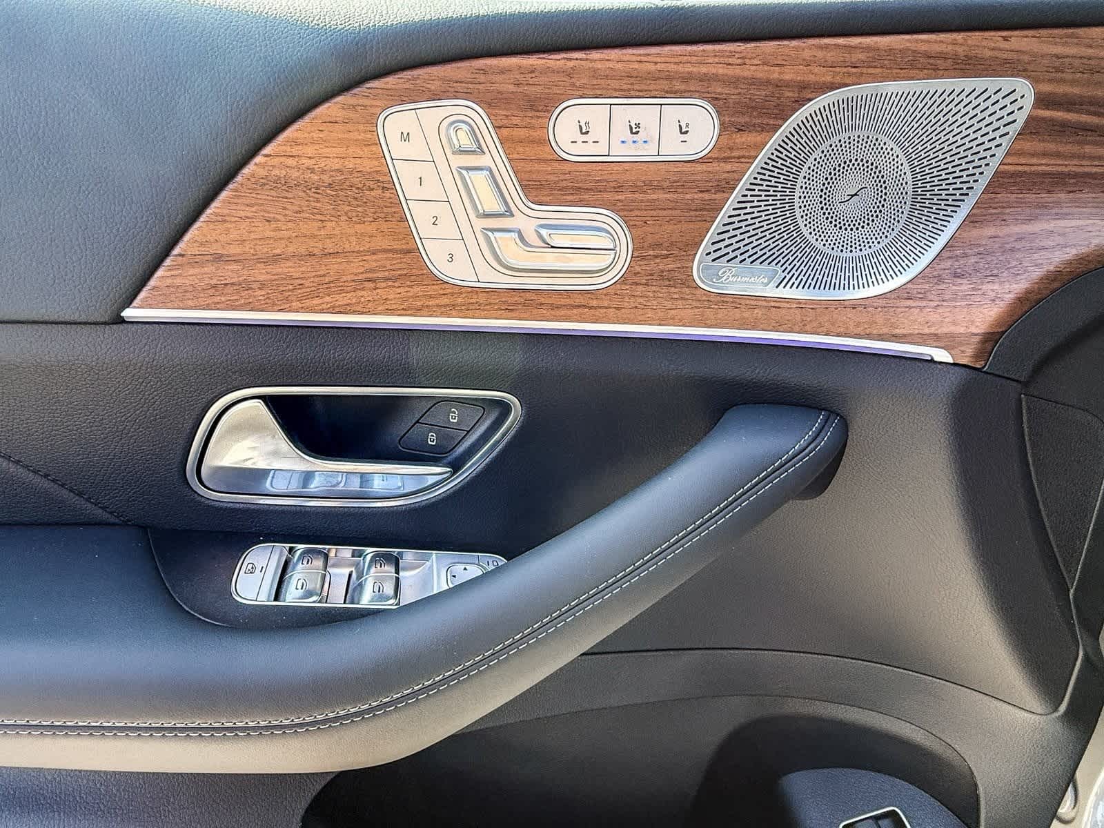 Thumbnail: 2026 Mercedes-Benz GLE - 22