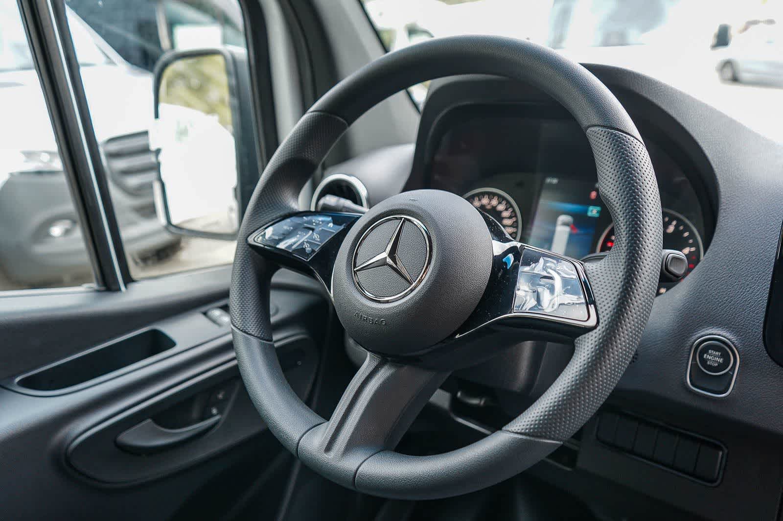 Thumbnail: 2026 Mercedes-Benz Sprinter - 15